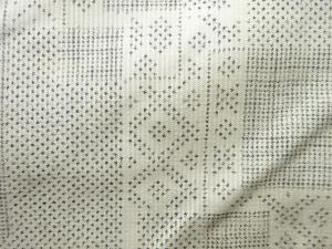 アンティーク　短冊模様織出し本場白大島紬着物（5マルキ）